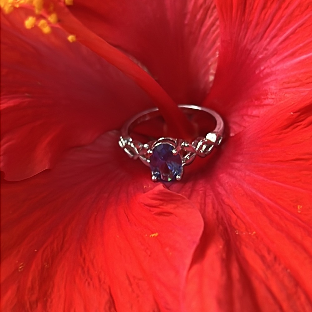 Dainty cz sapphire ring, Sz 8